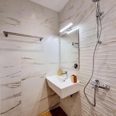Blumar 2 In Super Center Apartment Burgas