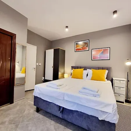Blumar 2 In Super Center Apartment Burgas